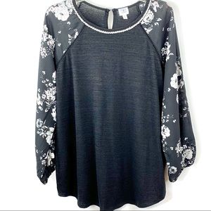 Dressbarn Black‎ & White Print Top
